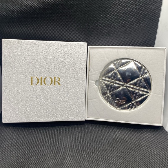 🩶DIOR PARFUMS🩶Limited Edition Silver Cannage Compact Mirror/NIB - Picture 1 of 5